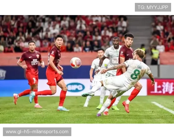 上海海港力争中超三连冠北京国安成保级关键球队走势成焦点 上海海港力争中超三连冠北京国安成保级关键球队走势成焦点