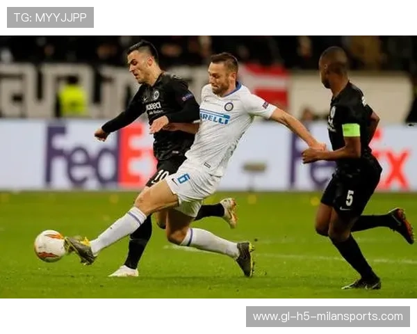 国米右路告急！邓弗伤缺或引发整条防线连锁崩塌