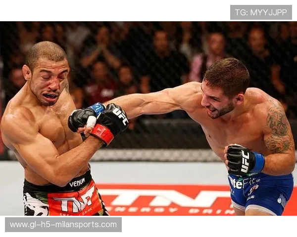 UFC惊天一击：拳手奋战到底，护具凹陷背后的荣耀与拼搏