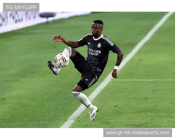 维尼修斯急停急转制造巨大威胁：速度与脚下智慧的终极表达